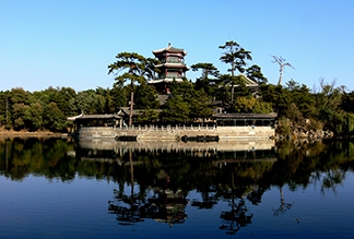 Летняя императорская резиденция Бишушаньчжуан в Чэндэ
