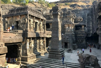 Пещерные храмы Аджанты в Индии