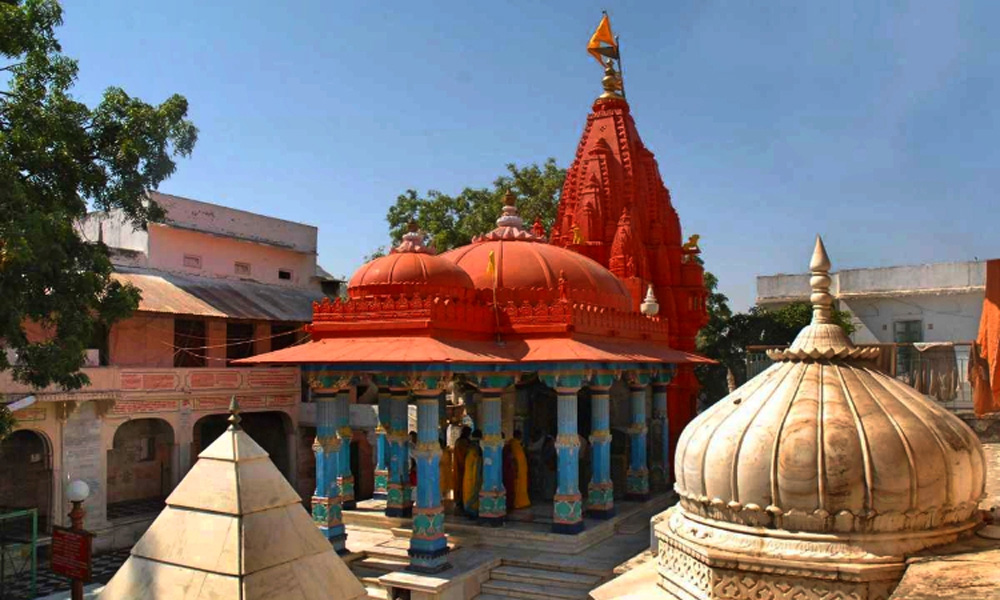 Храм бога Брахмы в Пушкаре в Индии