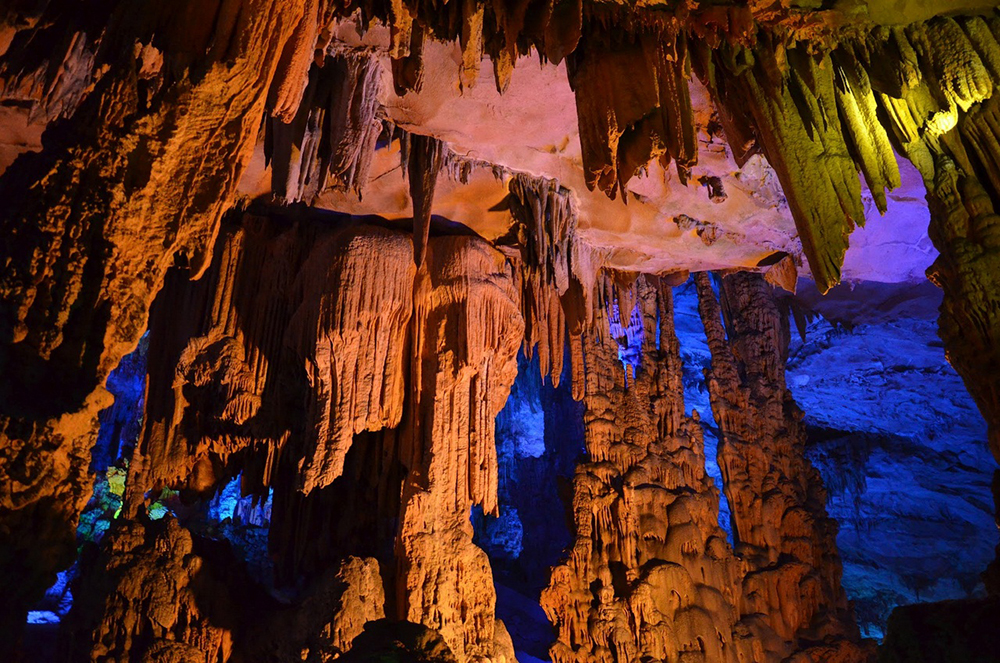 Пещера Тростниковой Флейты в Гуйлине